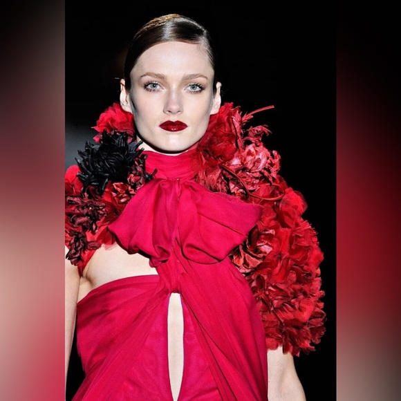 NWT GUCCI Runway  BOLERO/cape,jacket Collectible size S/6 US=42 ITALY $7000 - Picture 2 of 16